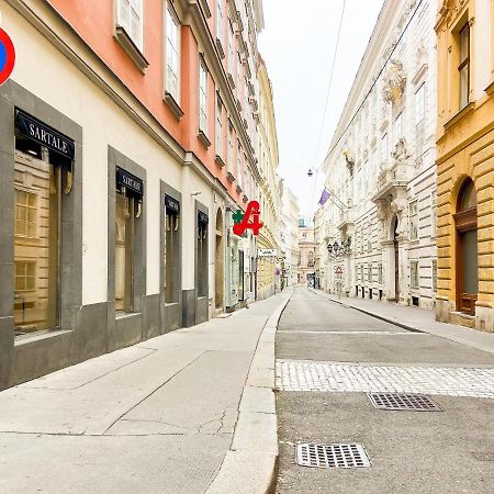 Breathtaking Suite Mozart Vienna Exterior photo